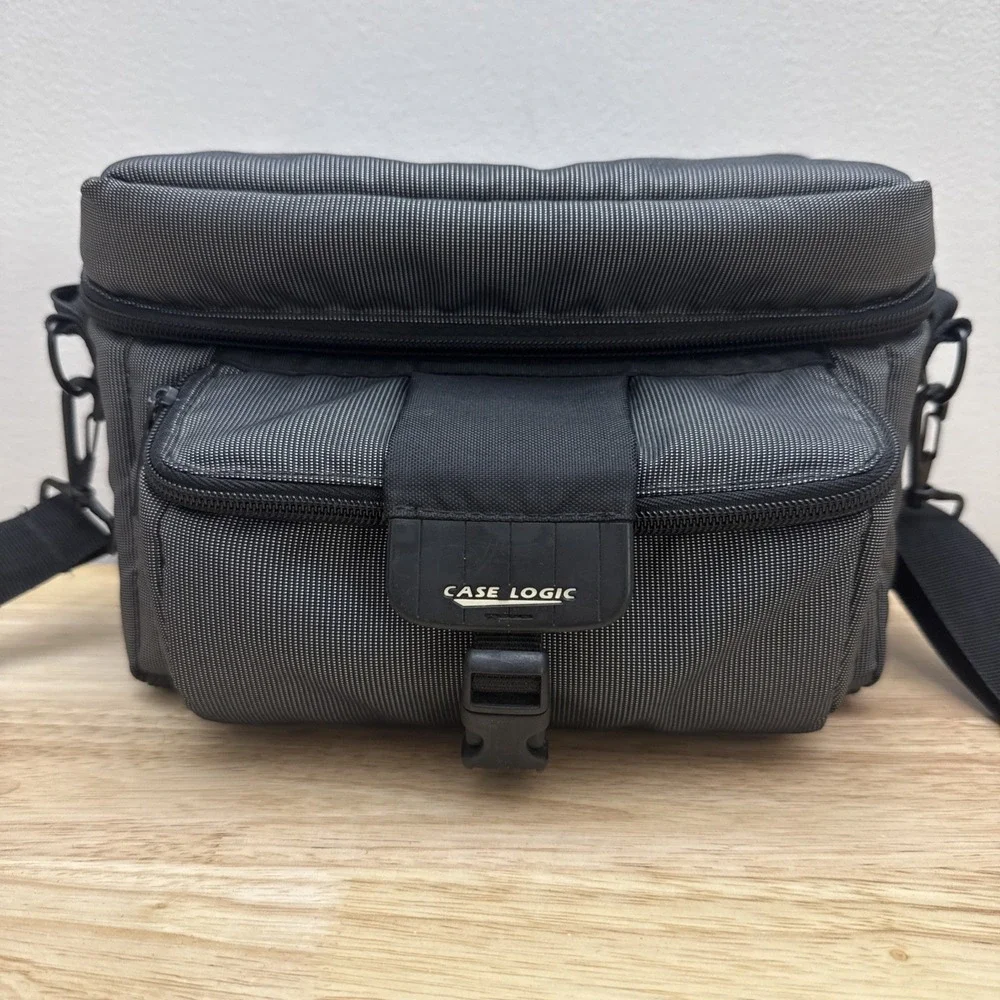 Case Logic Gray Medium Sized Camera Bag Shoulder Or Hand Carry